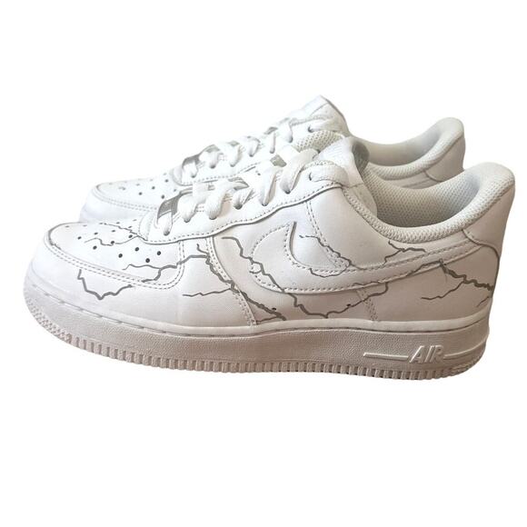 Nike Shoes Air Force 1 AF! White Custom Lightning Sneakers Size Women's 6.5 - Picture 1 of 4